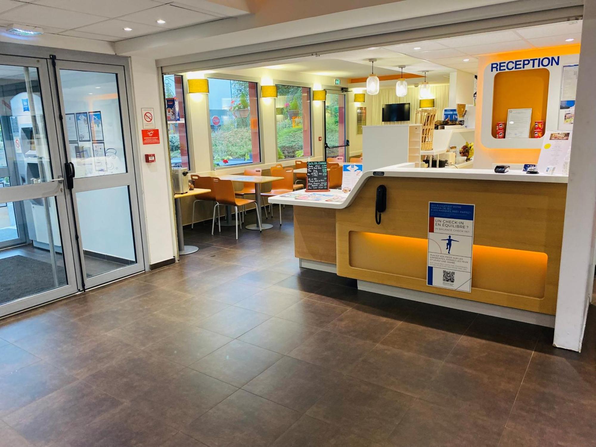 Ibis Budget Noyon Esterno foto