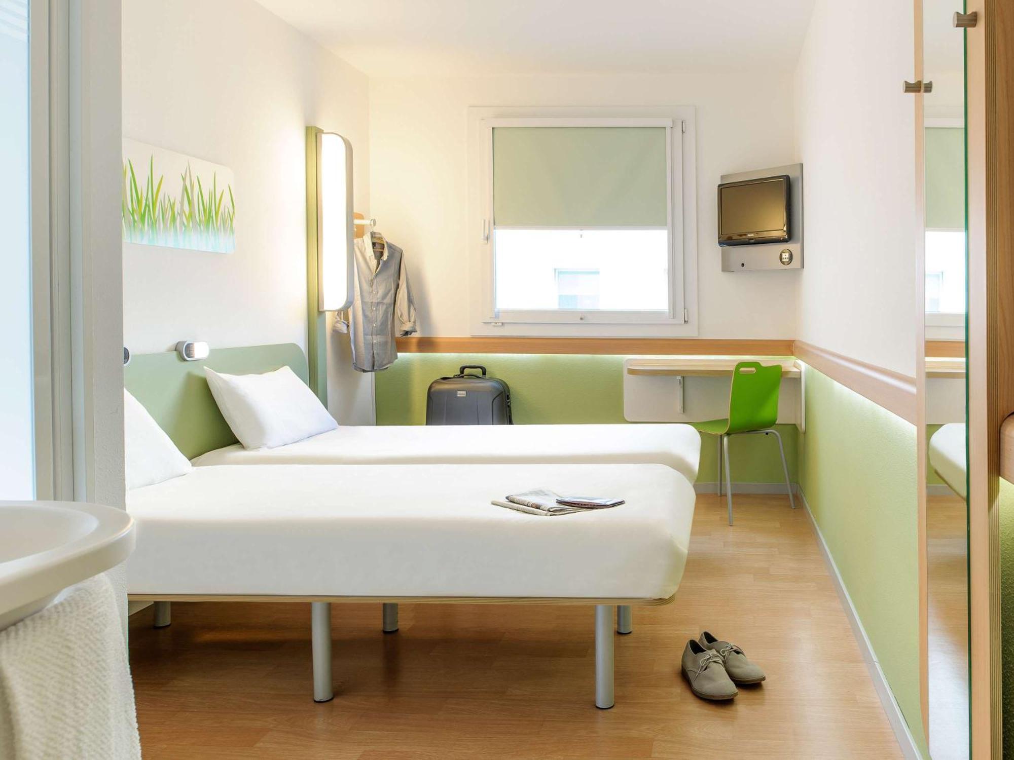 Ibis Budget Noyon Esterno foto